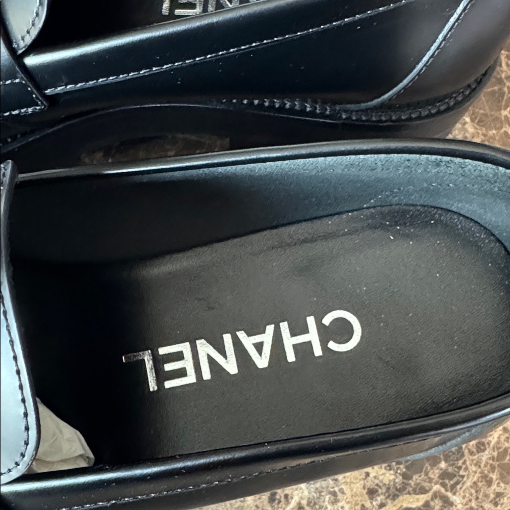 Chanel black shiny calf loafers moccasins chunky flats silver logo sz 37.5 - Picture 7 of 12